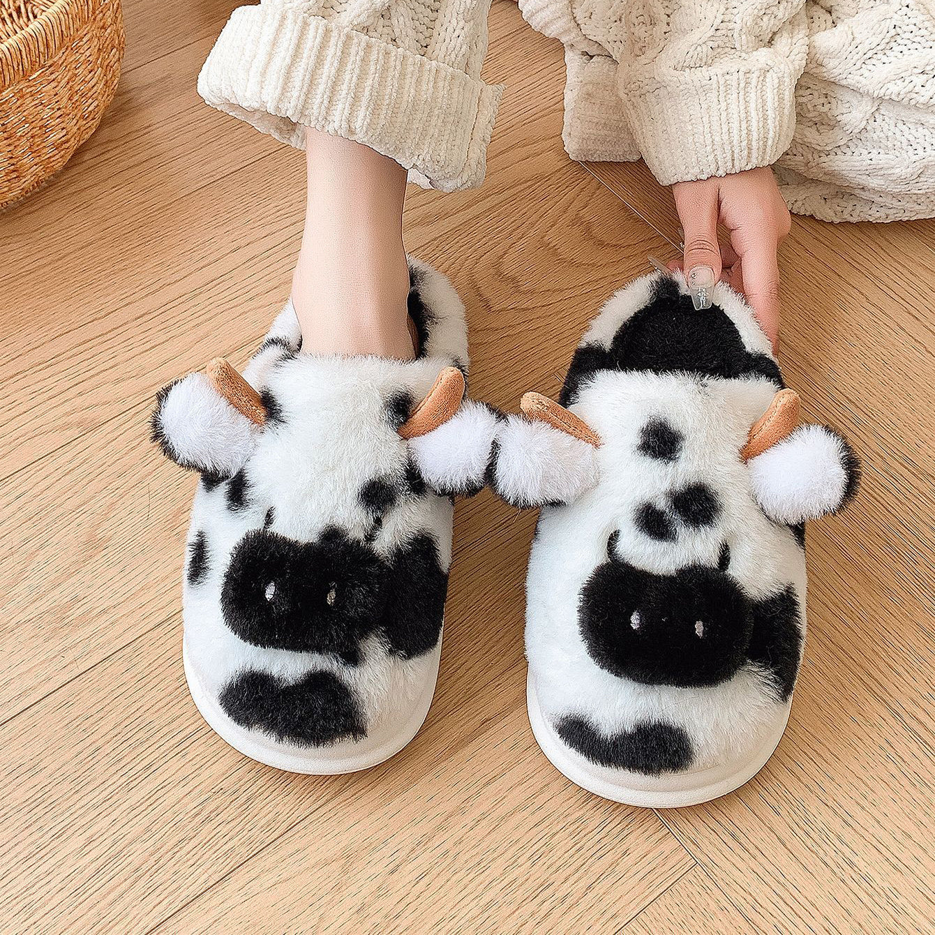 Cute Cartoon Cow Plush Slippers Winter Warm Indoor Bedroom Floor Fuzzy Slipper Couple Non-slip House Shoes