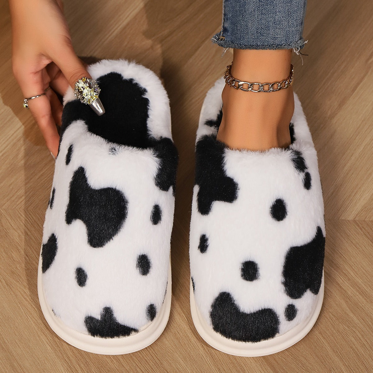 Cute Cow Spotted Plush Slippers Winter Warm Non-slip Bedroom Floor Fuzzy Slipper Couple Women House Shoes